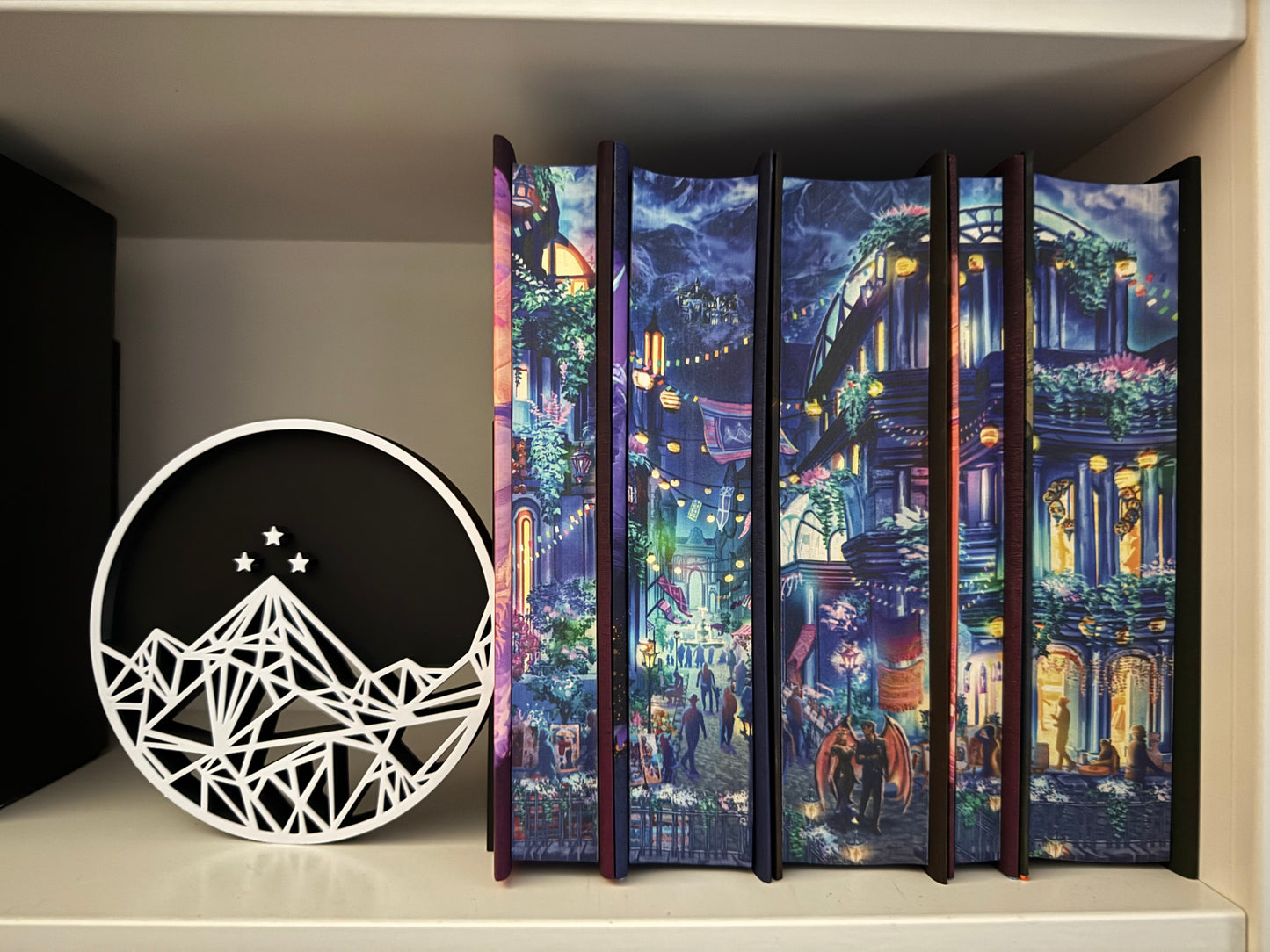 ACOTAR Velaris book end